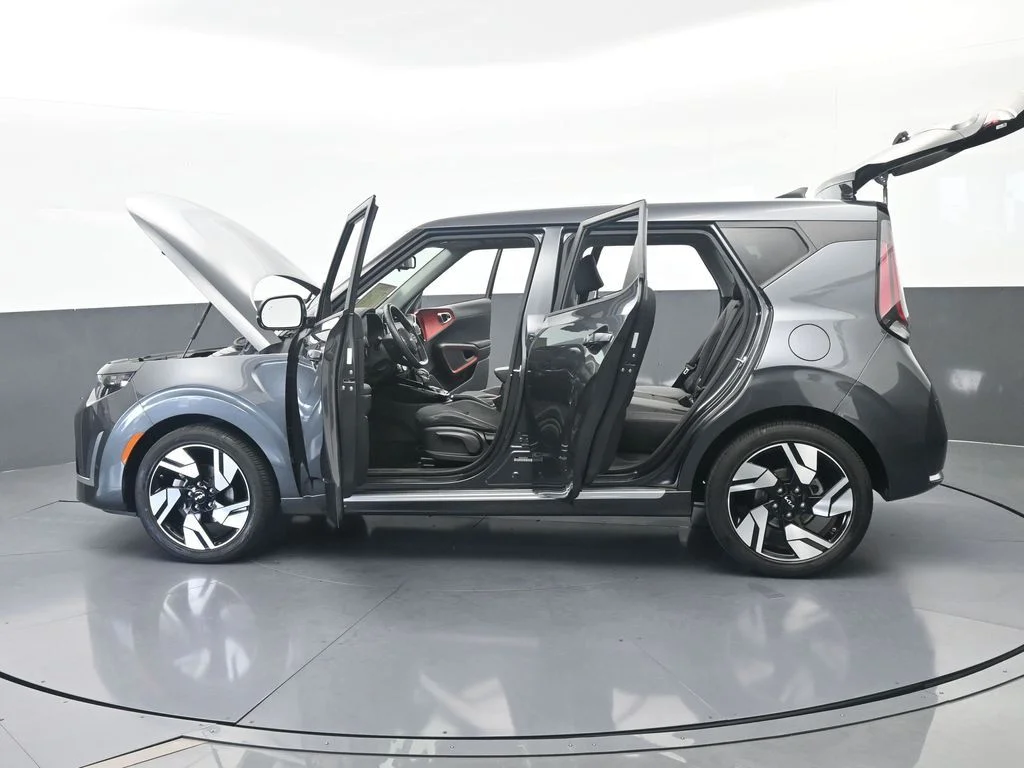 Used 2024 Gravity Gray Kia GT-Line image 69