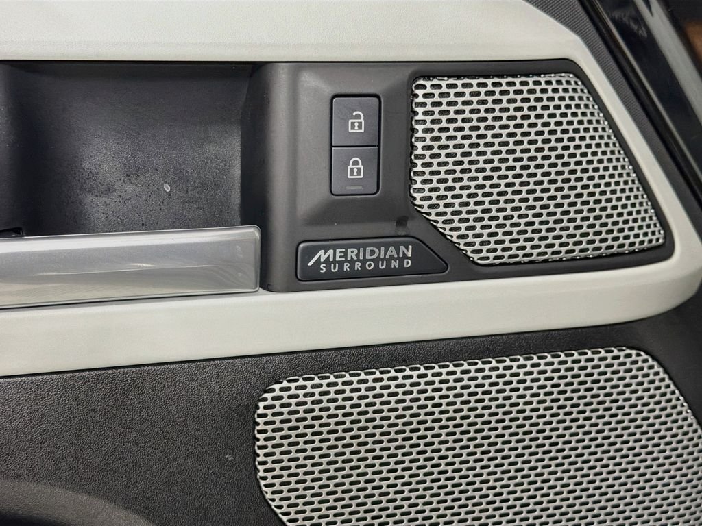 Certified Used 2024 Black Land Rover X-Dynamic SE image 19