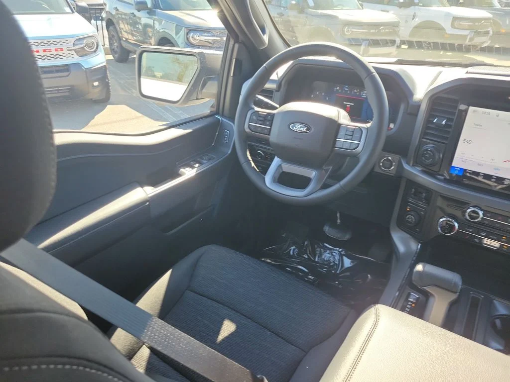 New 2026 Oxford White Ford XLT image 12