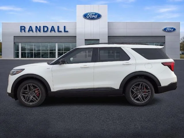 New 2026 Star White Metallic Tri-Coat Ford ST-Line image 3