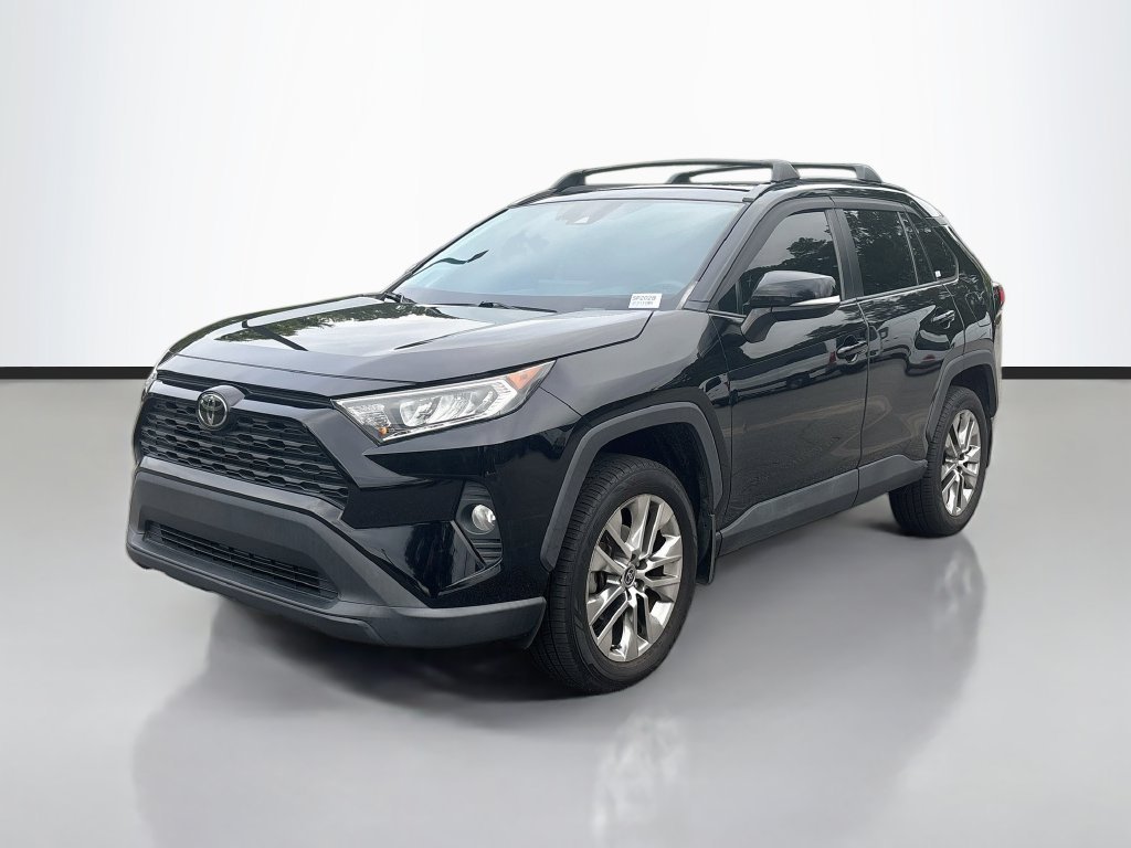 Used 2021 Black Toyota XLE Premium image 3