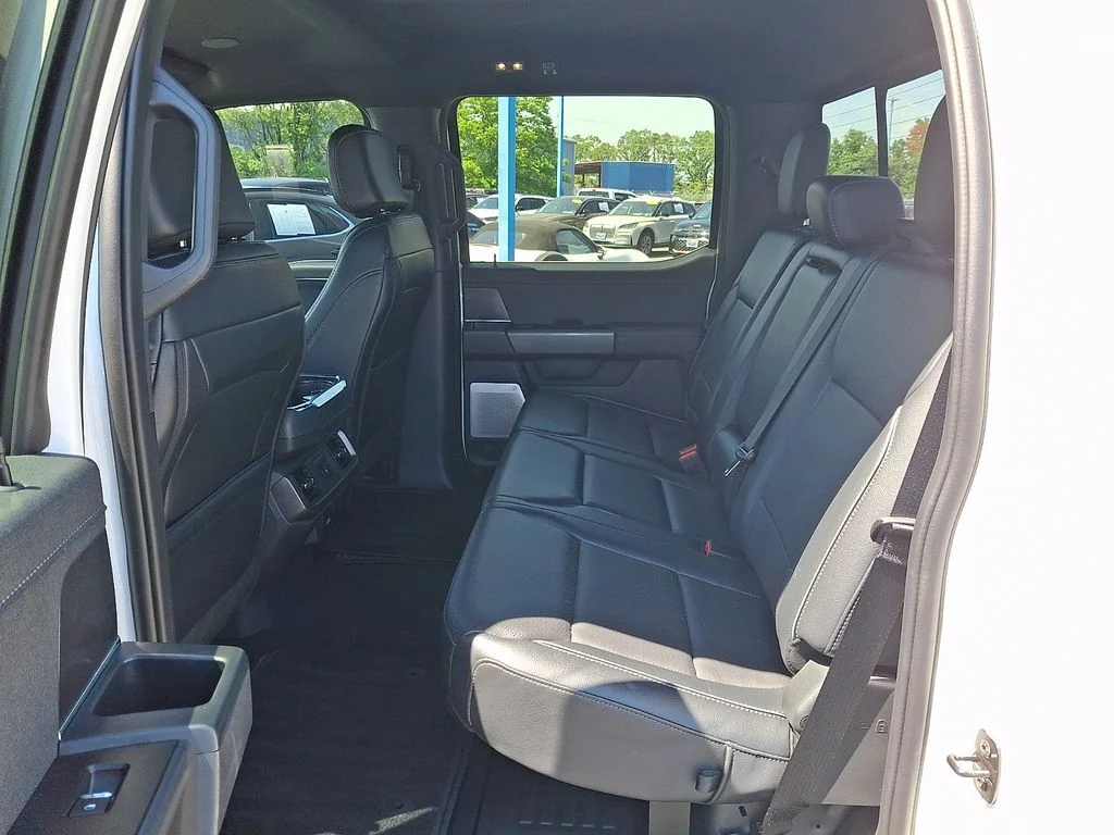 Used 2025 White Ford Lariat image 10