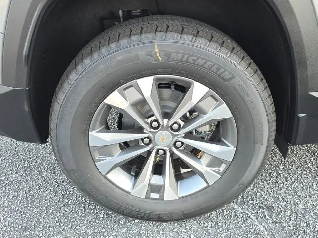 New 2027 Sterling Gray Metallic Chevrolet LT image 33