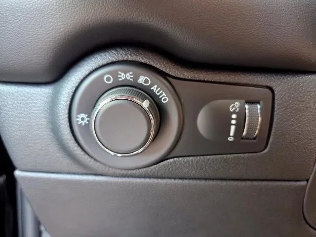 New 2027 Pitch-Black Exterior Paint Dodge R/T image 48