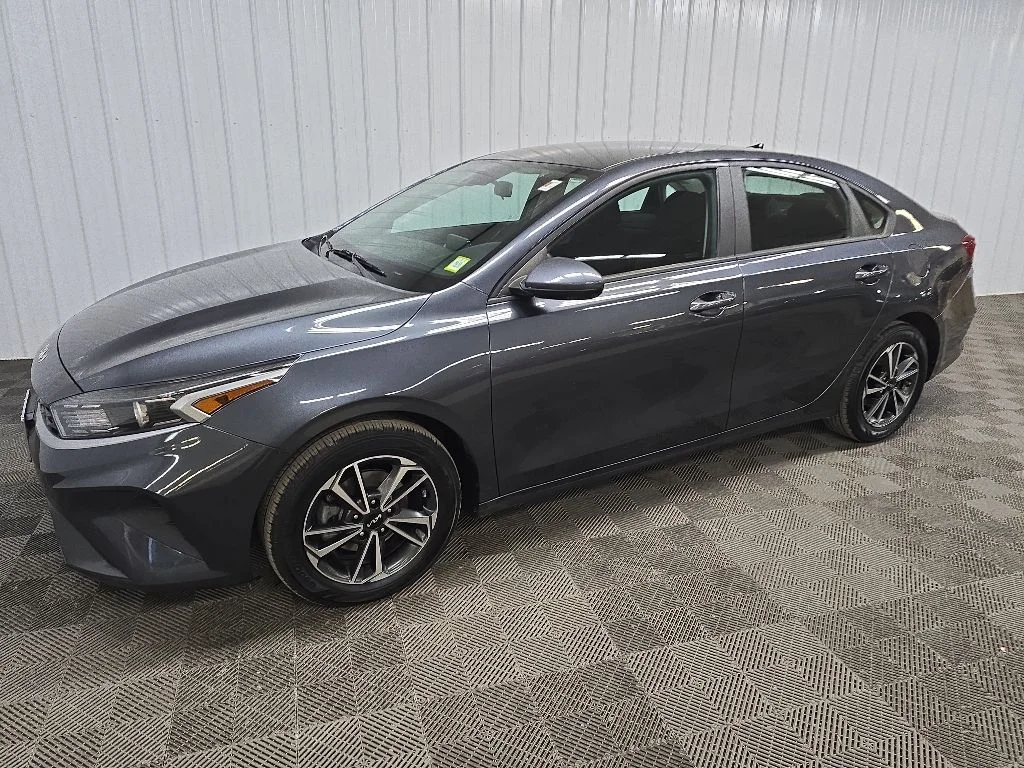 Used 2023 Gray Kia LXS image 6