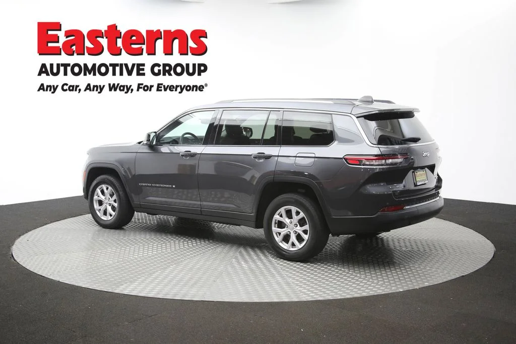 Used 2022 Gray Jeep Limited image 67