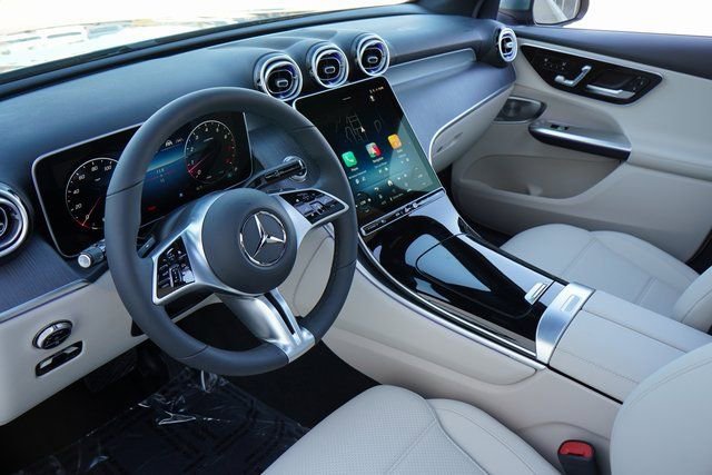 New 2026 Verde Silver Metallic Mercedes-Benz GLC 300 image 35