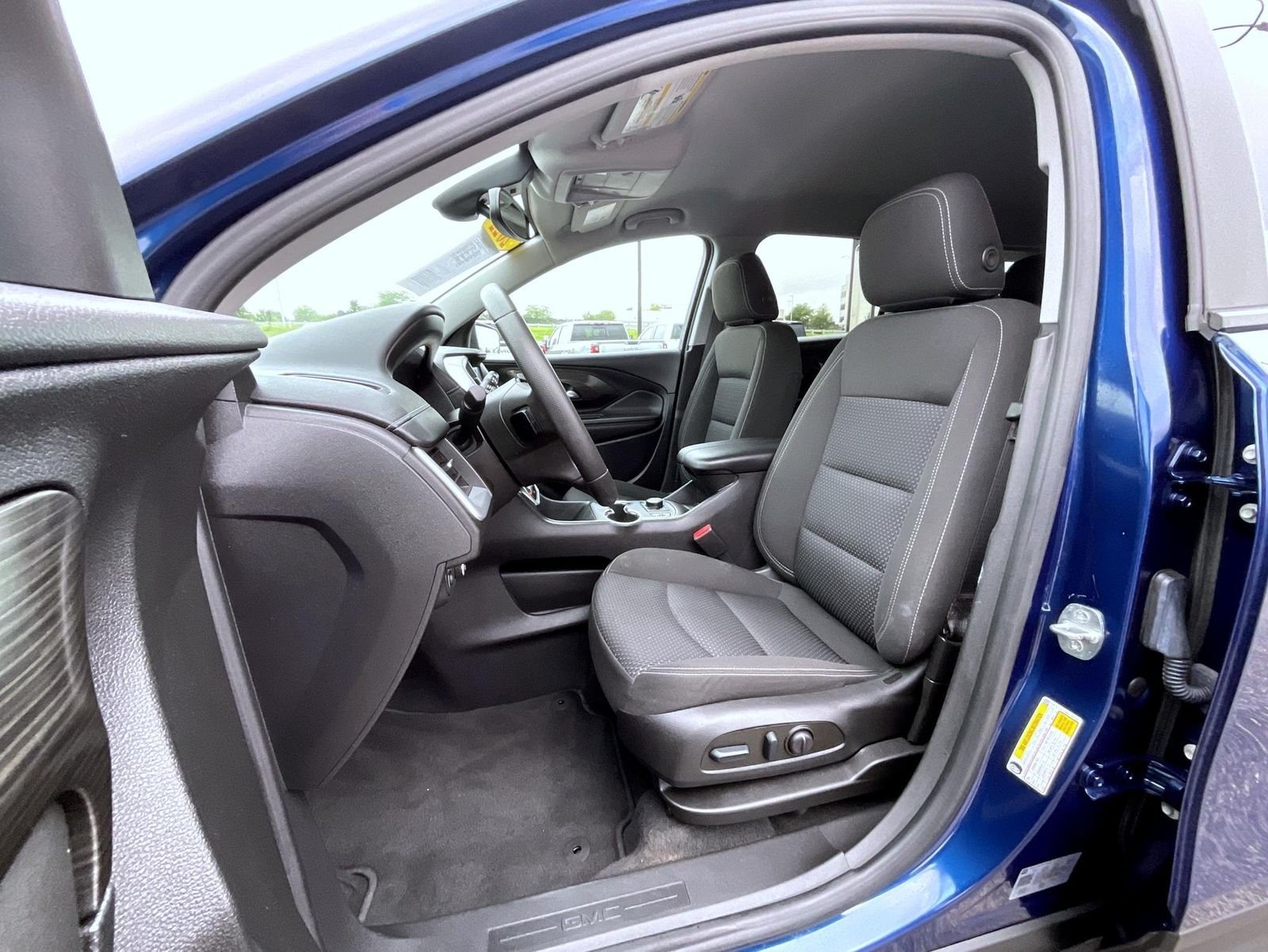 Used 2022 Blue GMC SLE image 10