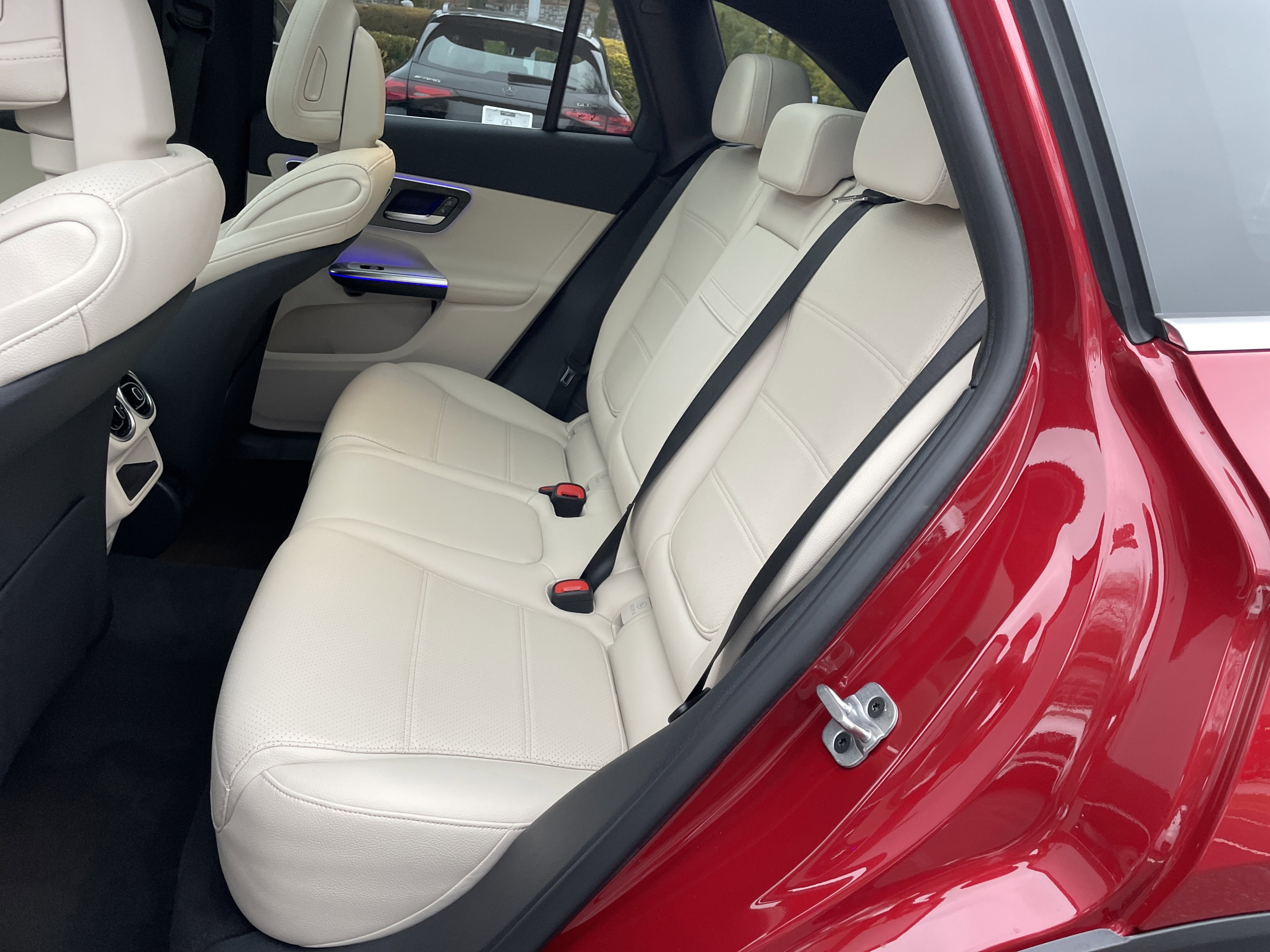 New 2026 MANUFAKTUR Patagonia Red Metallic Mercedes-Benz GLC 300 SUV image 37