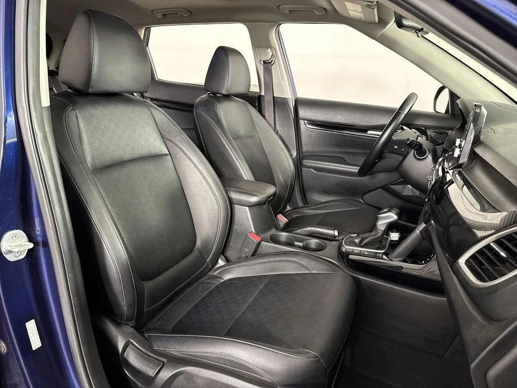 Used 2021 Blue Kia EX image 27