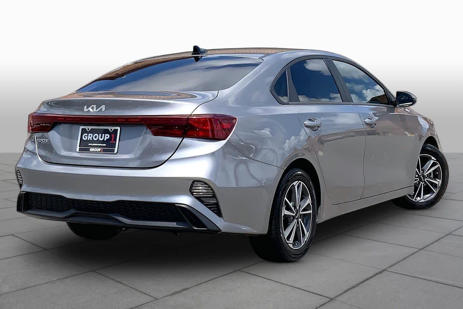 Used 2024 Steel Gray Kia LXS image 13