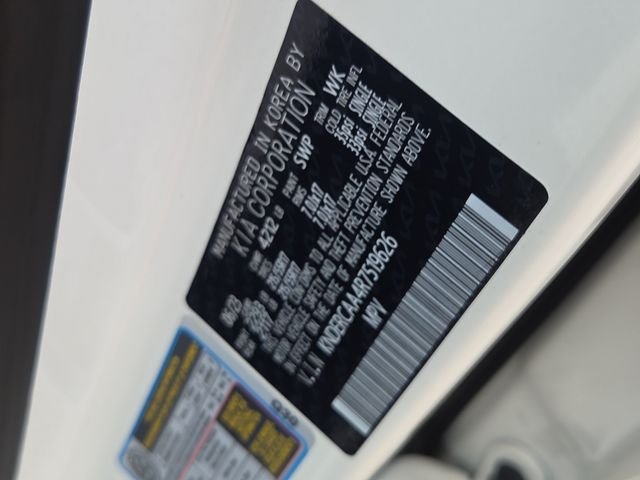 Used 2024 Snow White Pearl Kia EX image 7