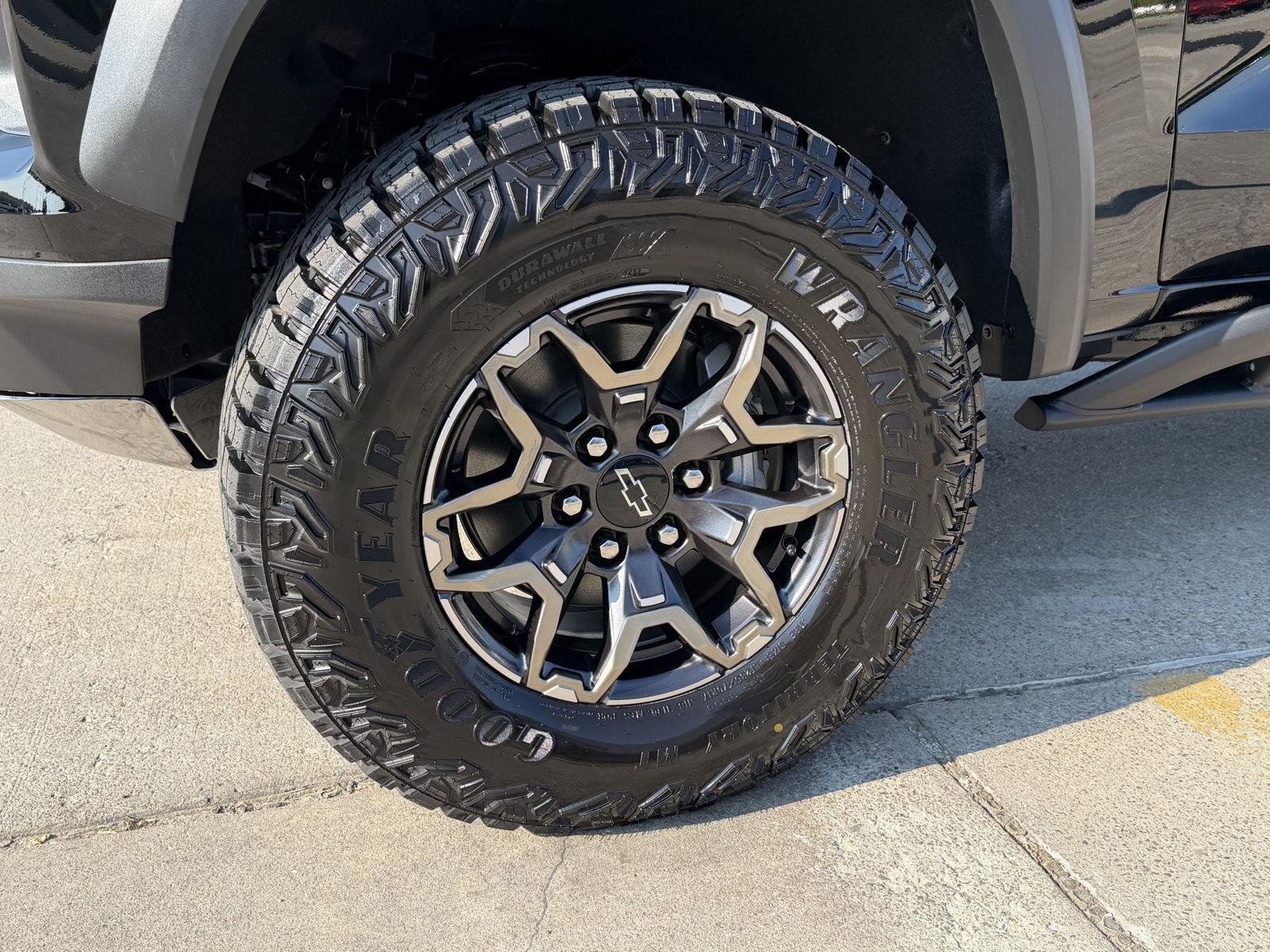 2026 Chevrolet Colorado ZR2 - Photo 32