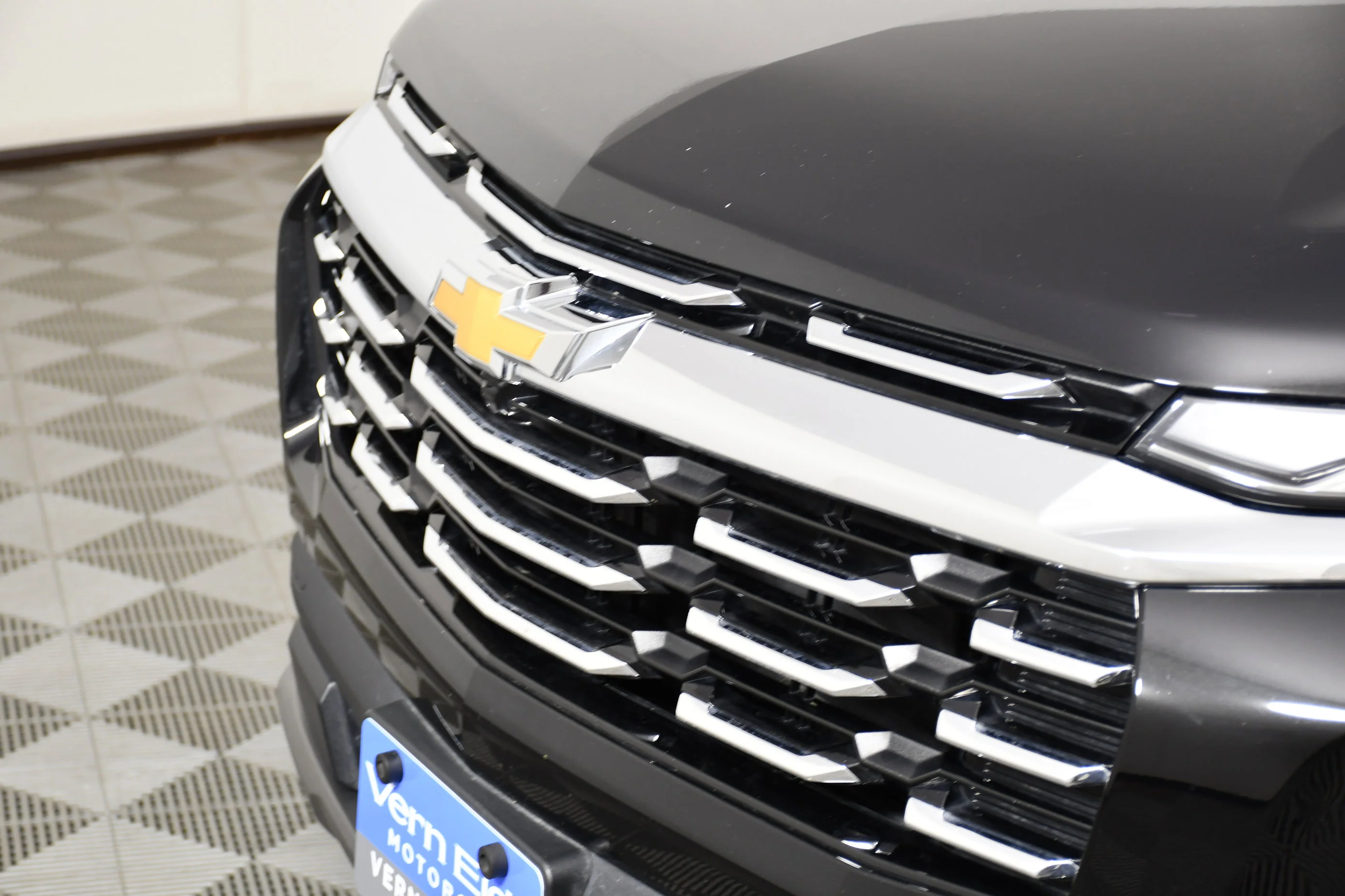 Used 2026 Mosaic Black Metallic Chevrolet AWD LT image 11