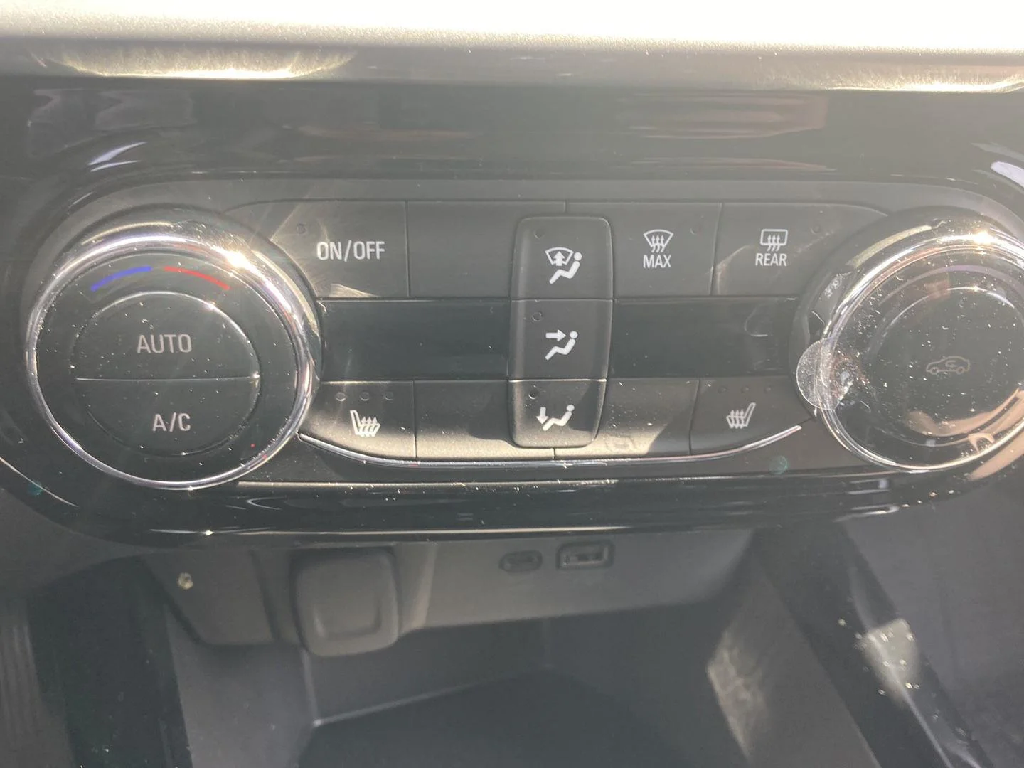 Used 2025 Sterling Gray Metallic Chevrolet LT image 18