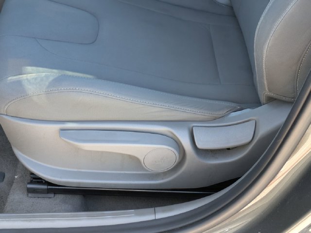Used 2025 Gray Hyundai SEL Convenience image 16
