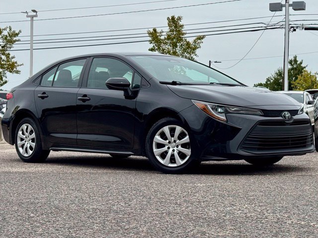 Used 2025 Midnight Black Metallic Toyota LE image 39