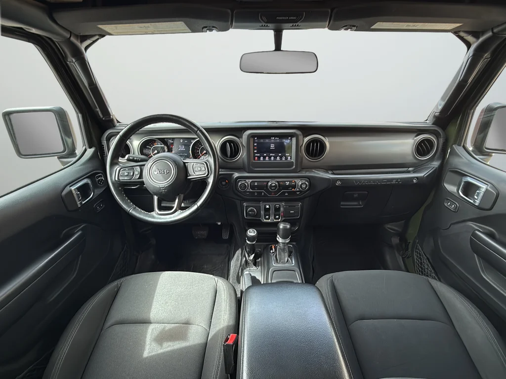 Used 2021 Green Jeep Sport S image 9