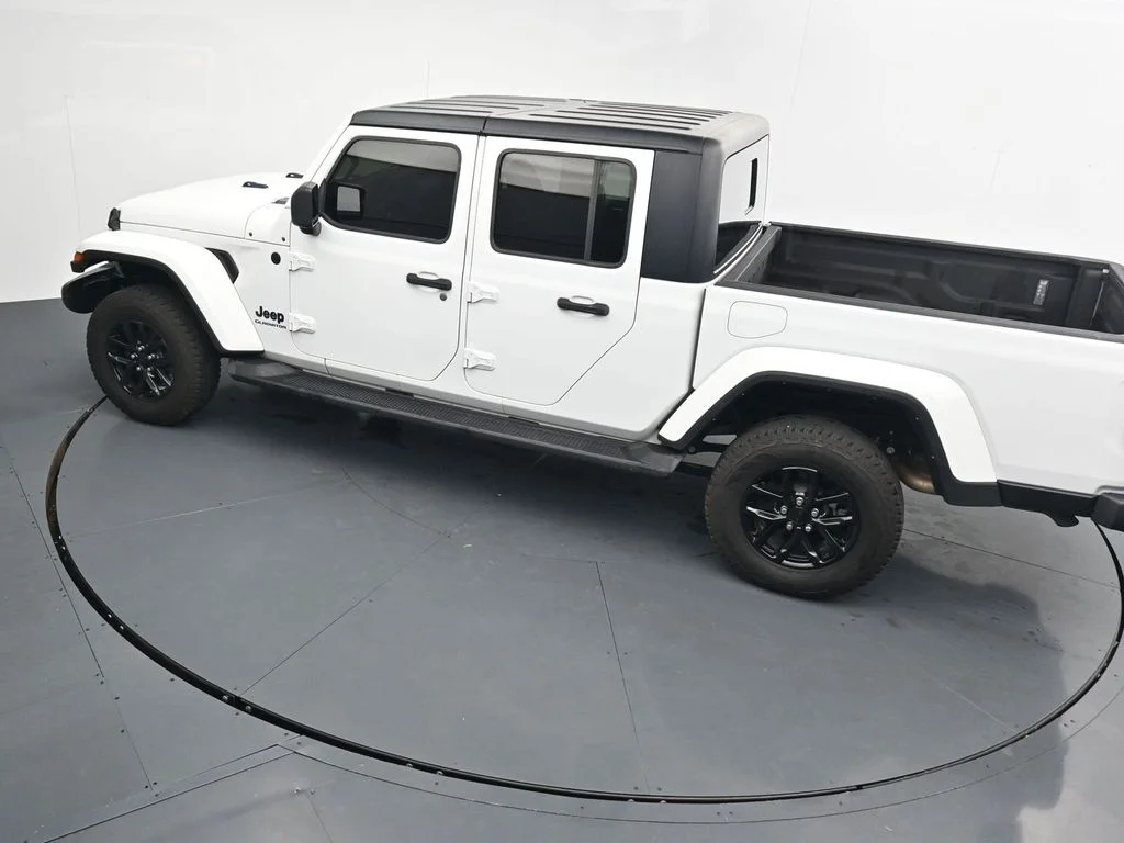 Used 2021 White Jeep Sport image 26