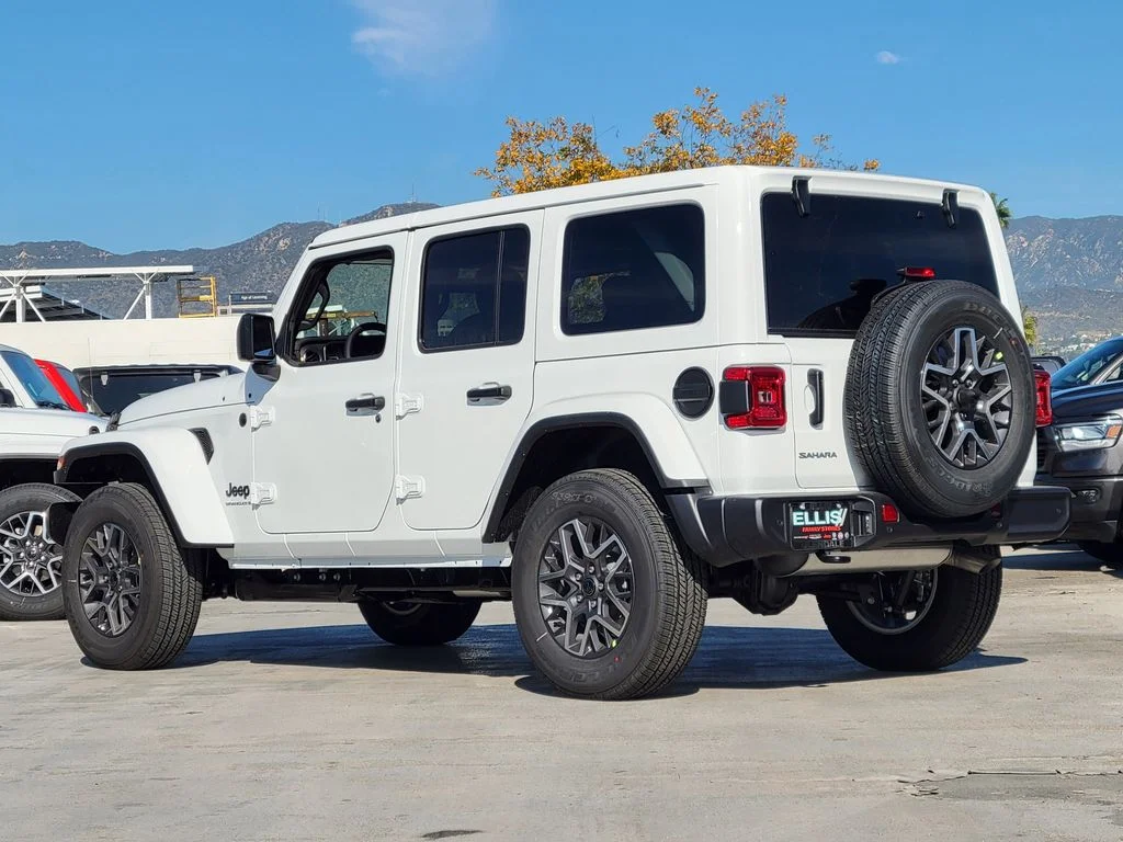 New 2026 Bright White Clear-Coat Exterior Paint Jeep Sahara image 2