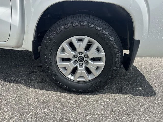 Used 2022 White Nissan SV image 32