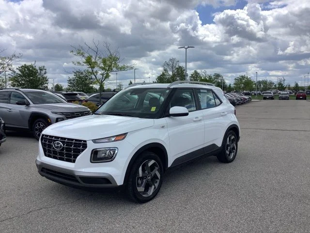 2026 Hyundai Venue SEL w/ 2-Tone Roof IVT's photo