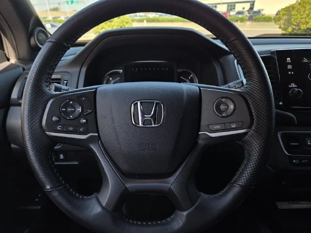 Used 2023  Honda EX-L image 23