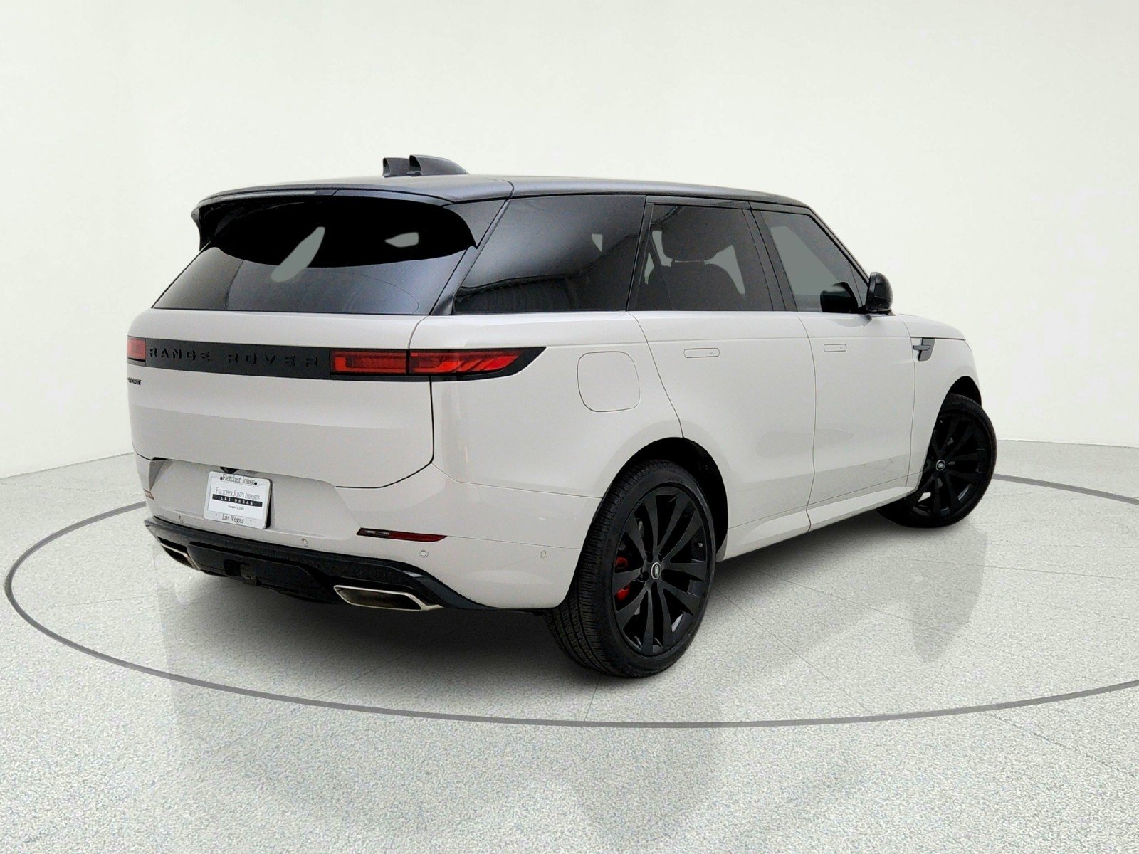 Used 2025 BORASCO GREY Land Rover Dynamic SE image 9