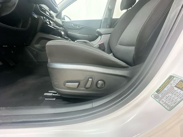 Used 2023 White Hyundai SEL image 15