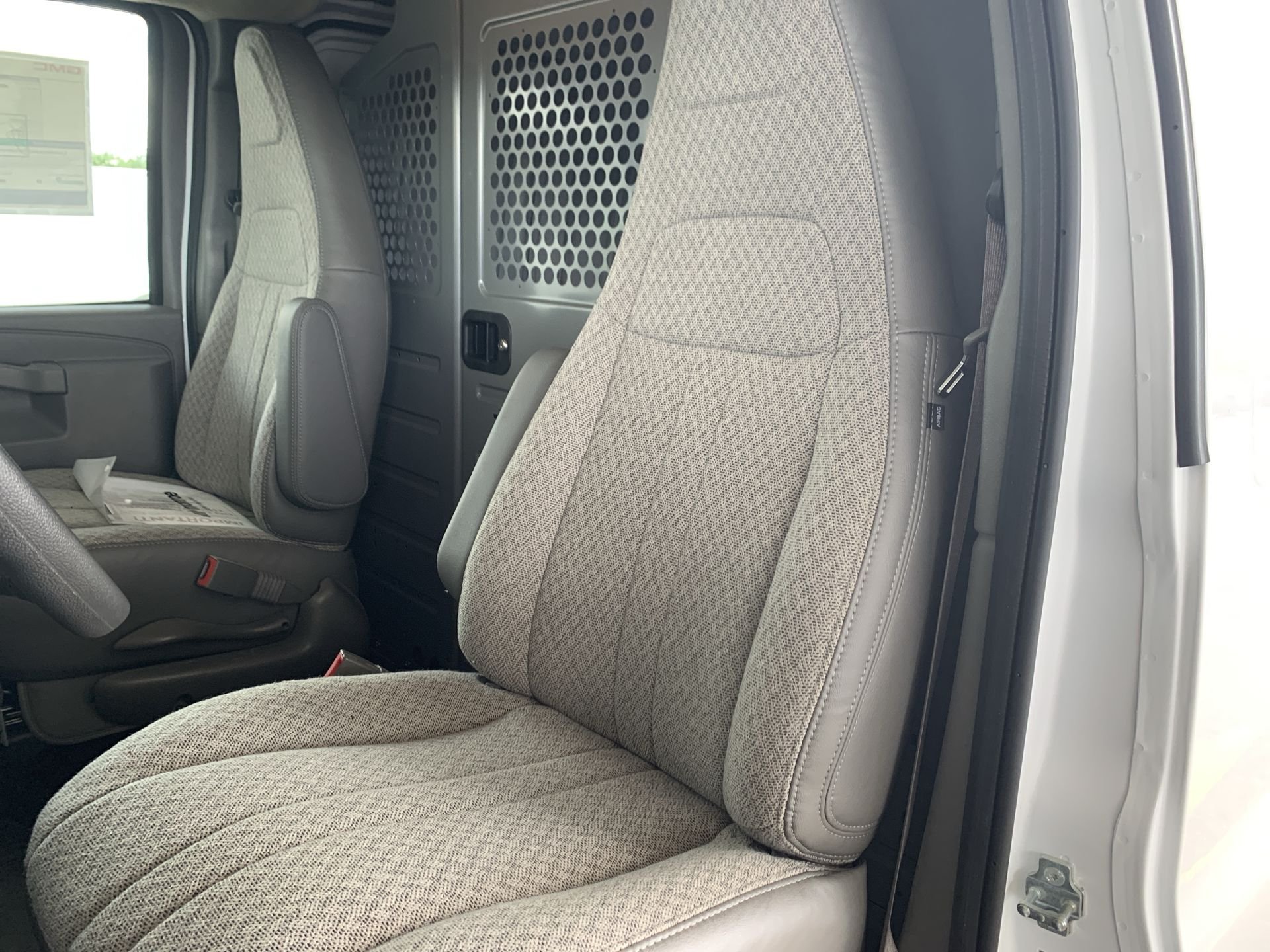 2025 GMC Savana Cargo Work Van - Photo 36
