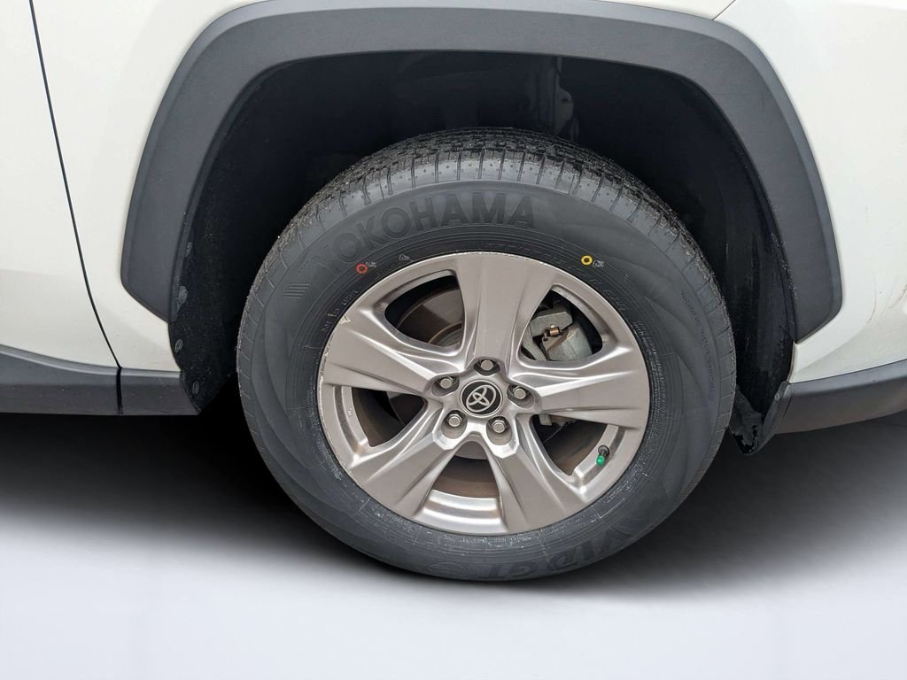 Used 2022 White Toyota XLE image 11