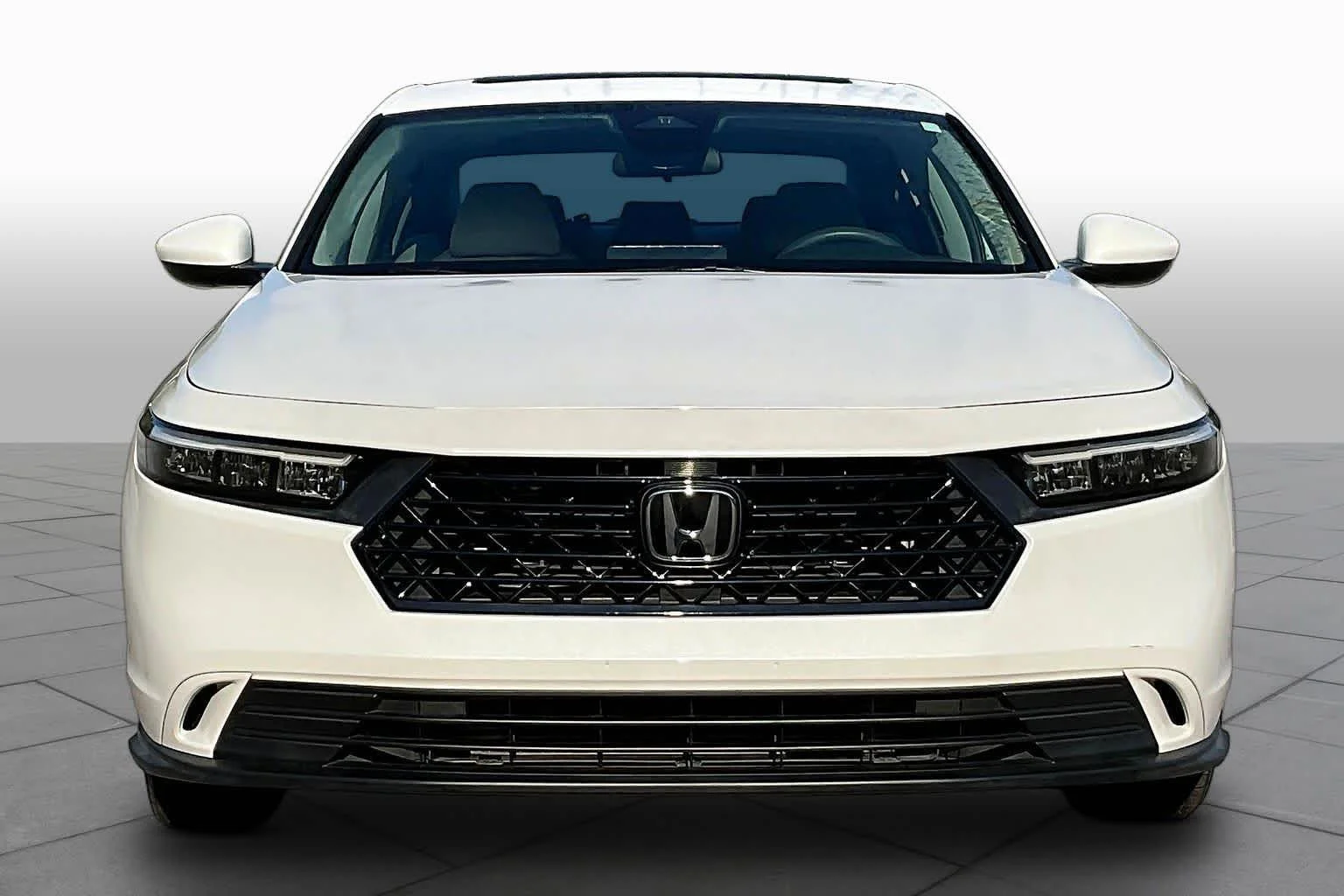Used 2023 Platinum White Pearl Honda EX image 4