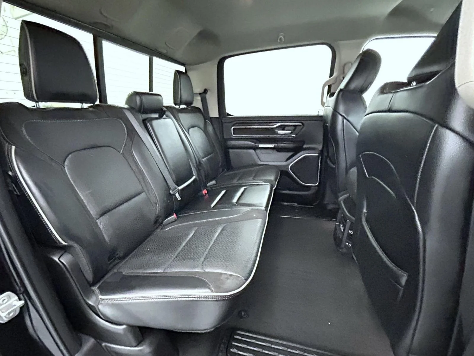 Used 2022 Black Ram Laramie image 18