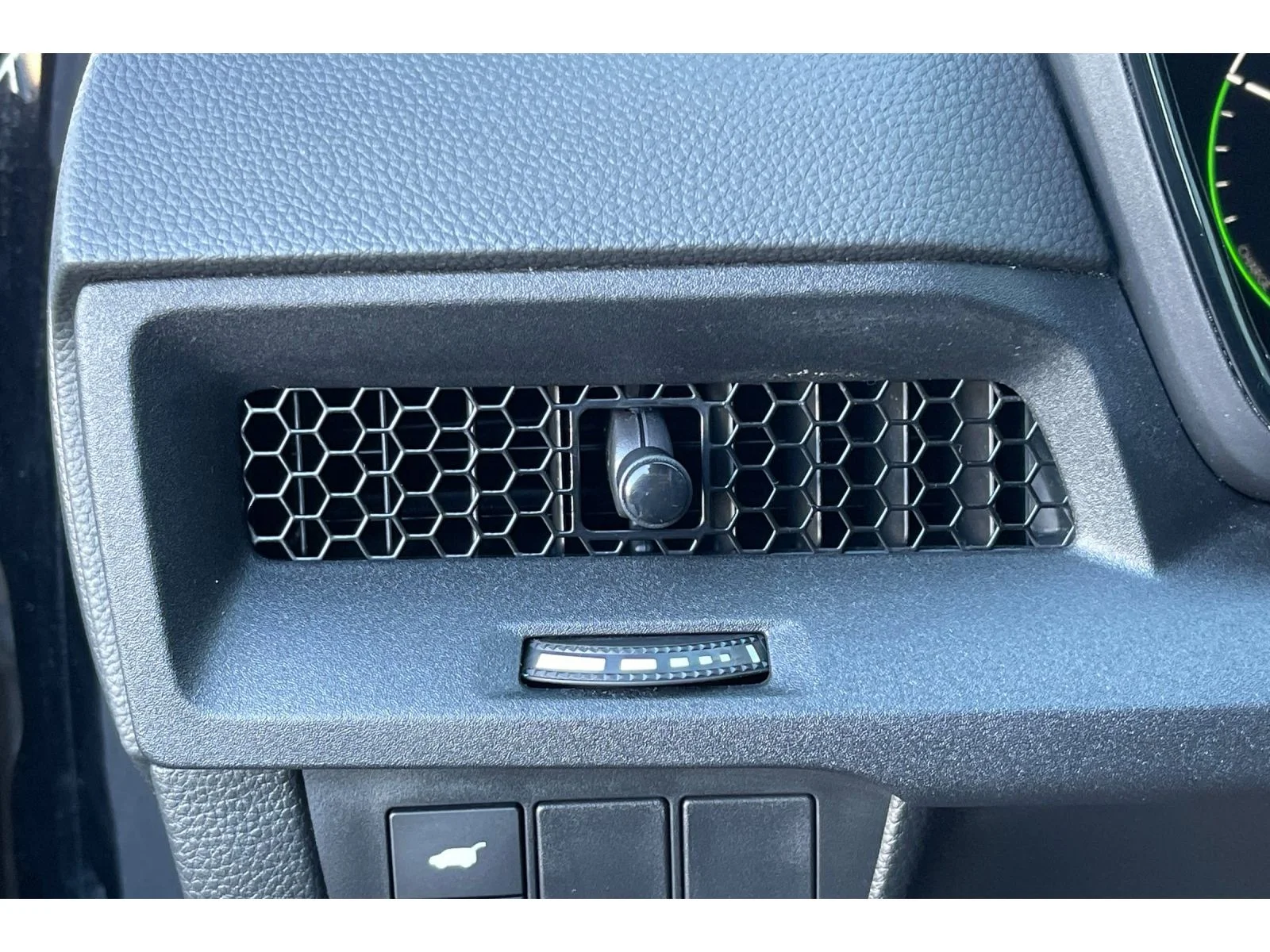 Used 2025 CRYSTAL BLACK PEA Honda Sport-L image 29