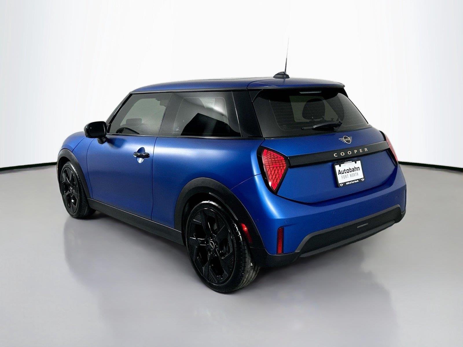 2025 MINI Hardtop 2 Door Base - Photo 6