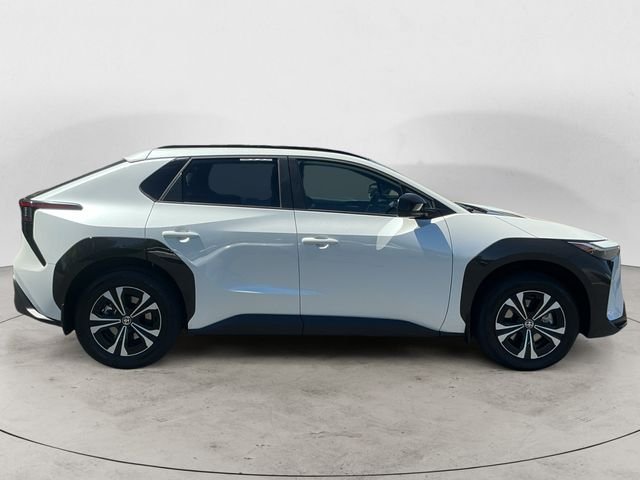 Used 2024 Beige Toyota XLE image 6