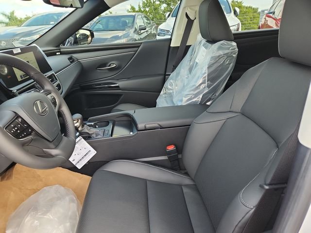 2025 Lexus ES 350 - Photo 11