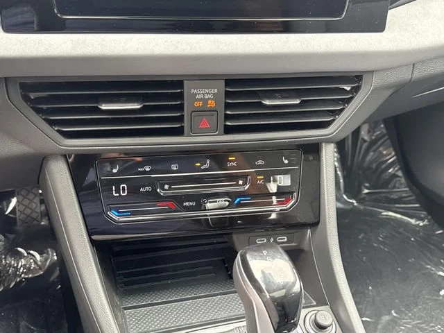 New 2026 Silver Volkswagen 1.5T SE image 21
