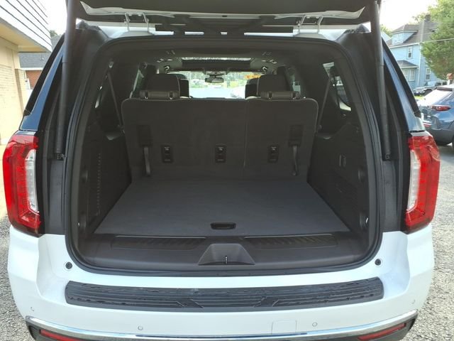 Used 2023 White GMC SLT image 19