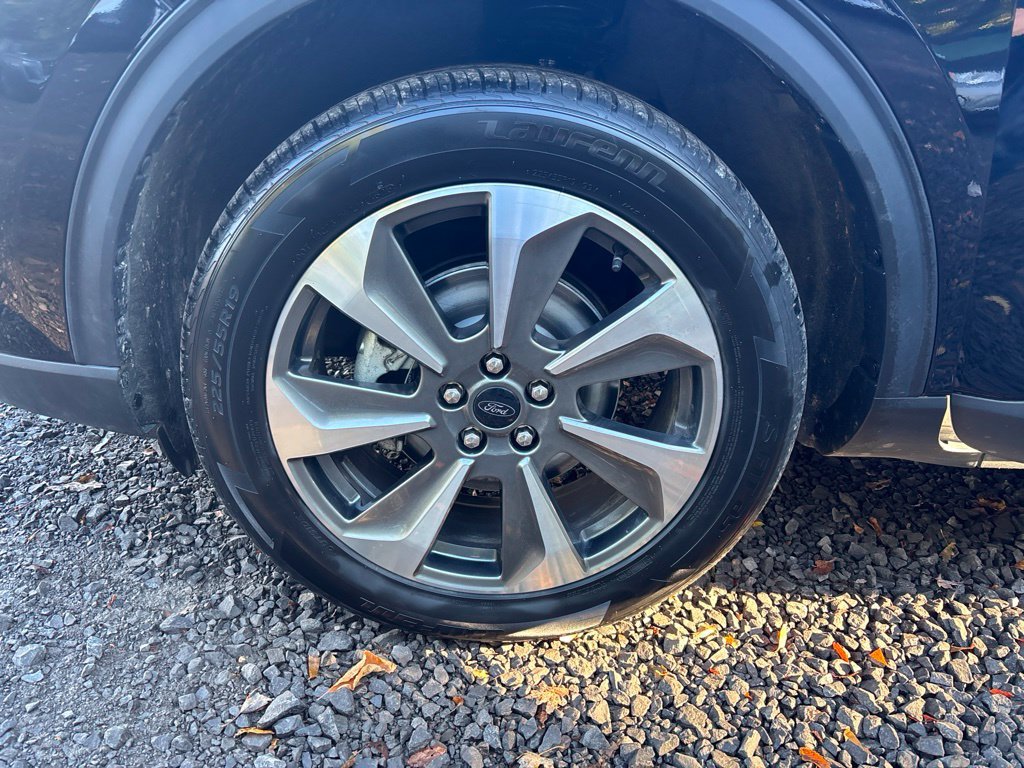 Used 2025 Black Ford Platinum image 11