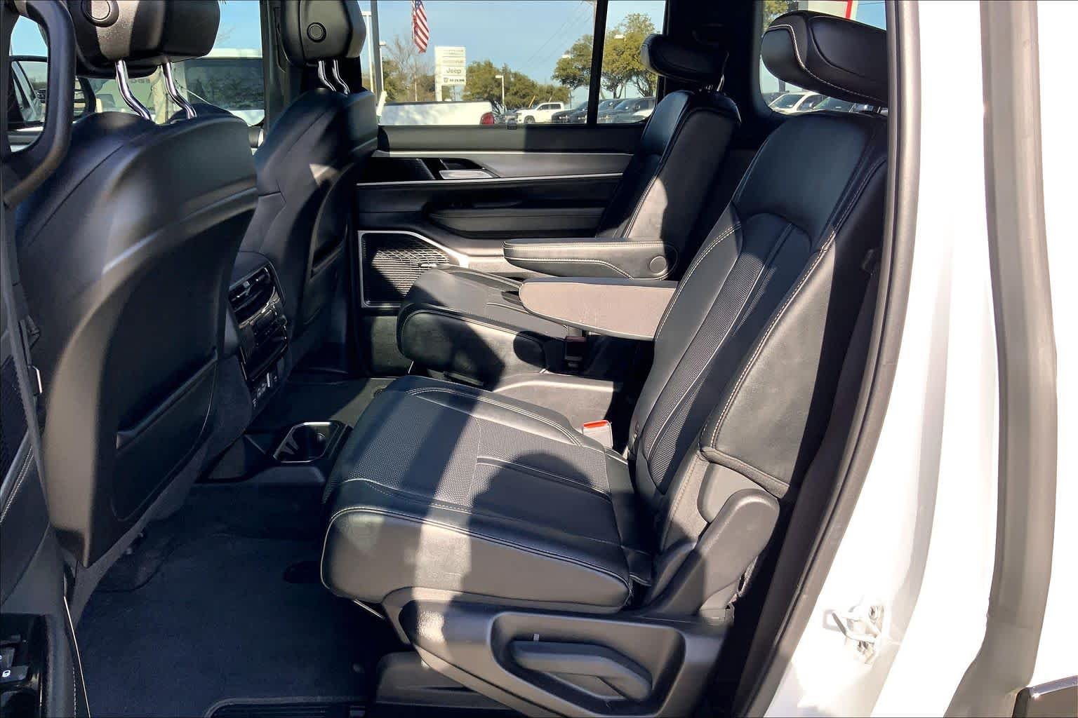 2025 Jeep Wagoneer Series II - Photo 20