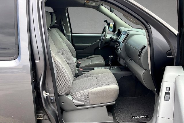Used 2021 Gray Nissan SV image 5