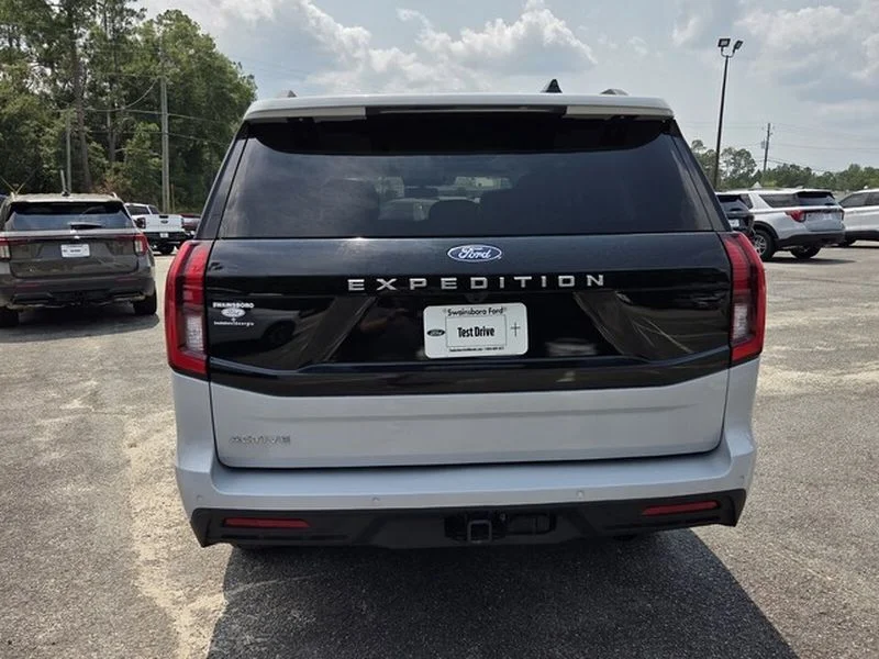 Used 2025 Space Silver Ford Active image 11