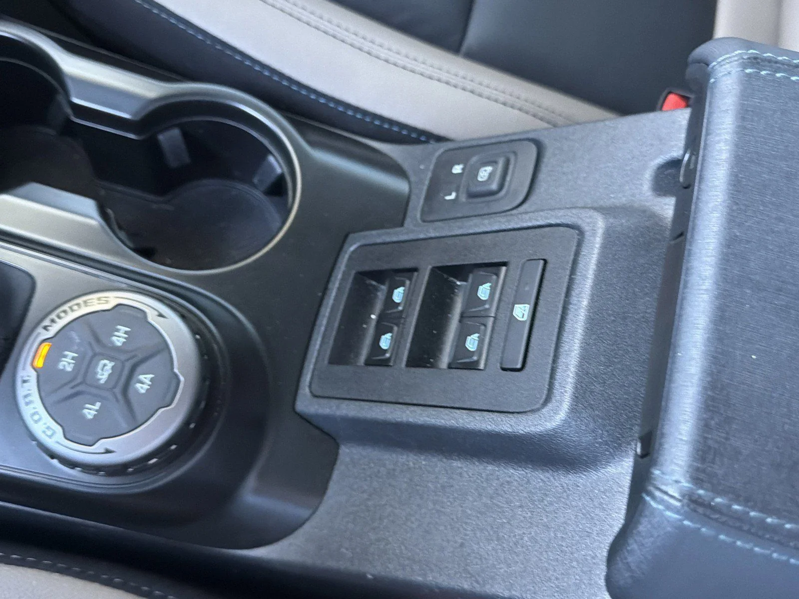 Used 2024 White Ford Wildtrak image 34