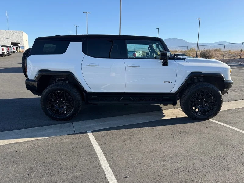 New 2026 Interstellar White GMC 2X image 2