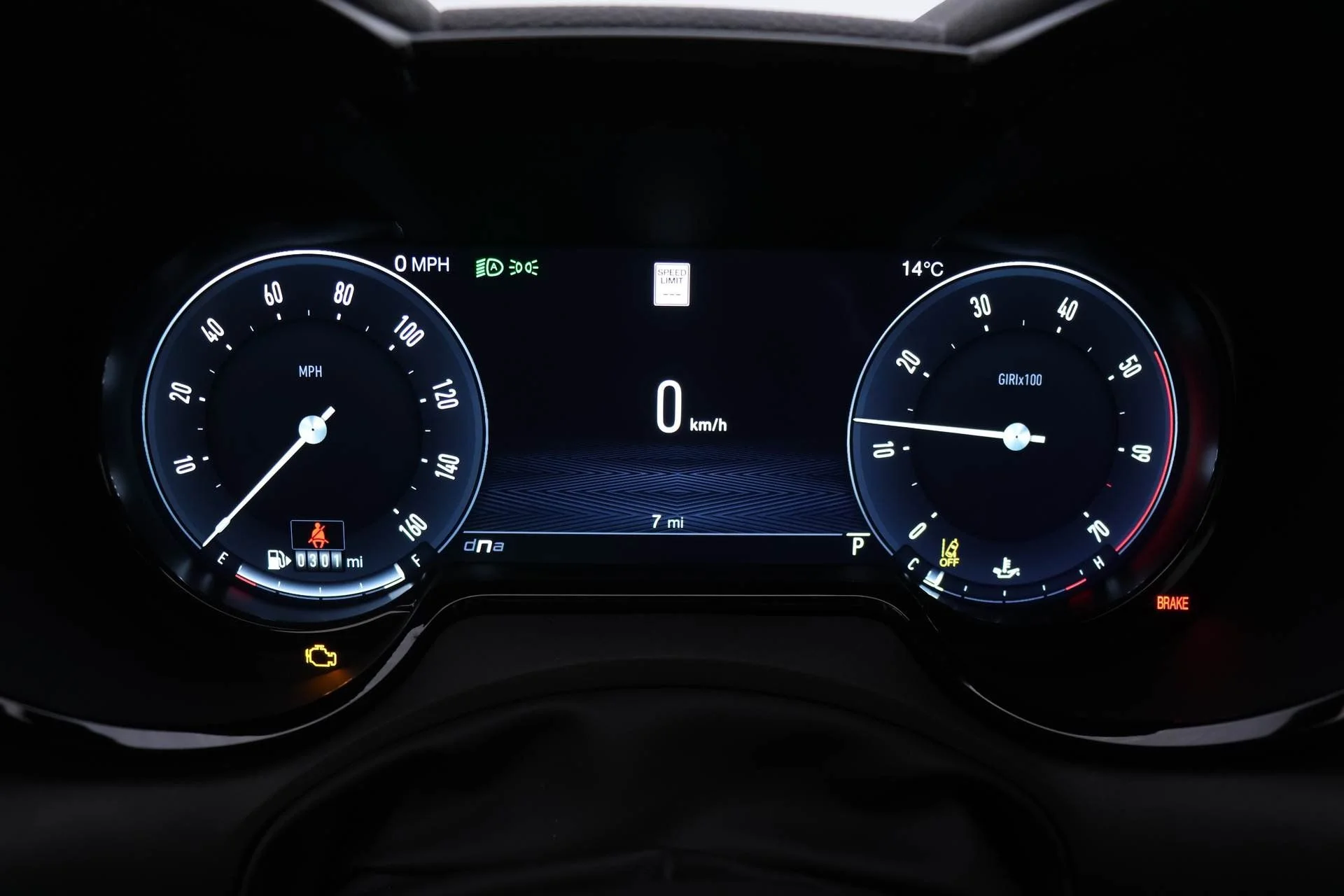 New 2025 Milano White Exterior Paint Alfa Romeo  image 17