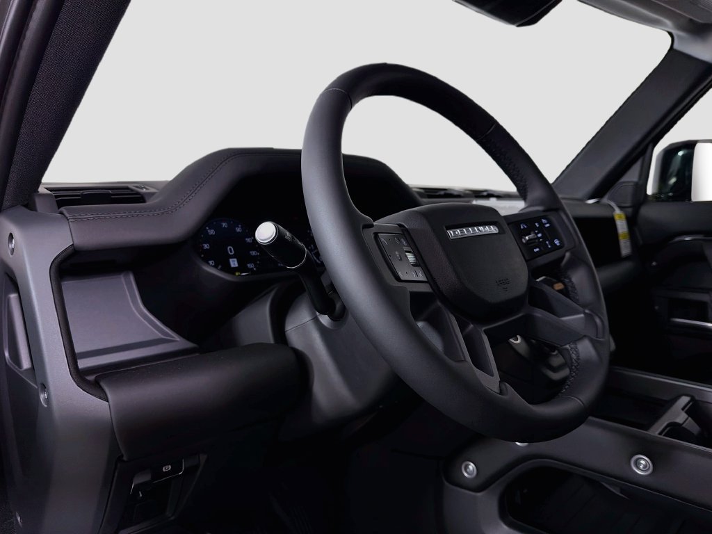New 2026 Santorini Black Land Rover S image 9