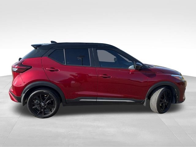 Used 2024 Red Nissan SR image 9
