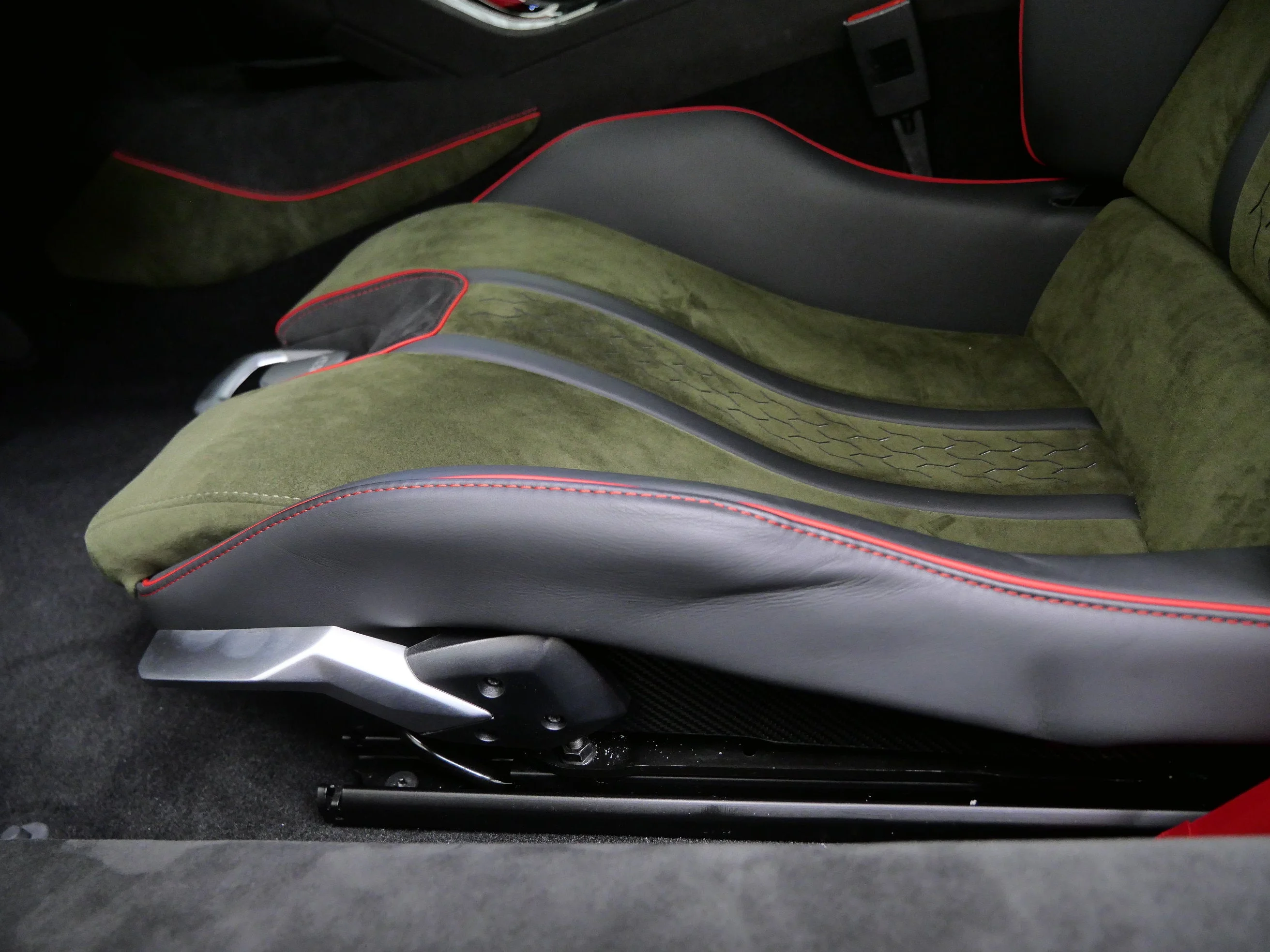 Used 2024 Verde Gea Matte Lamborghini Base image 19