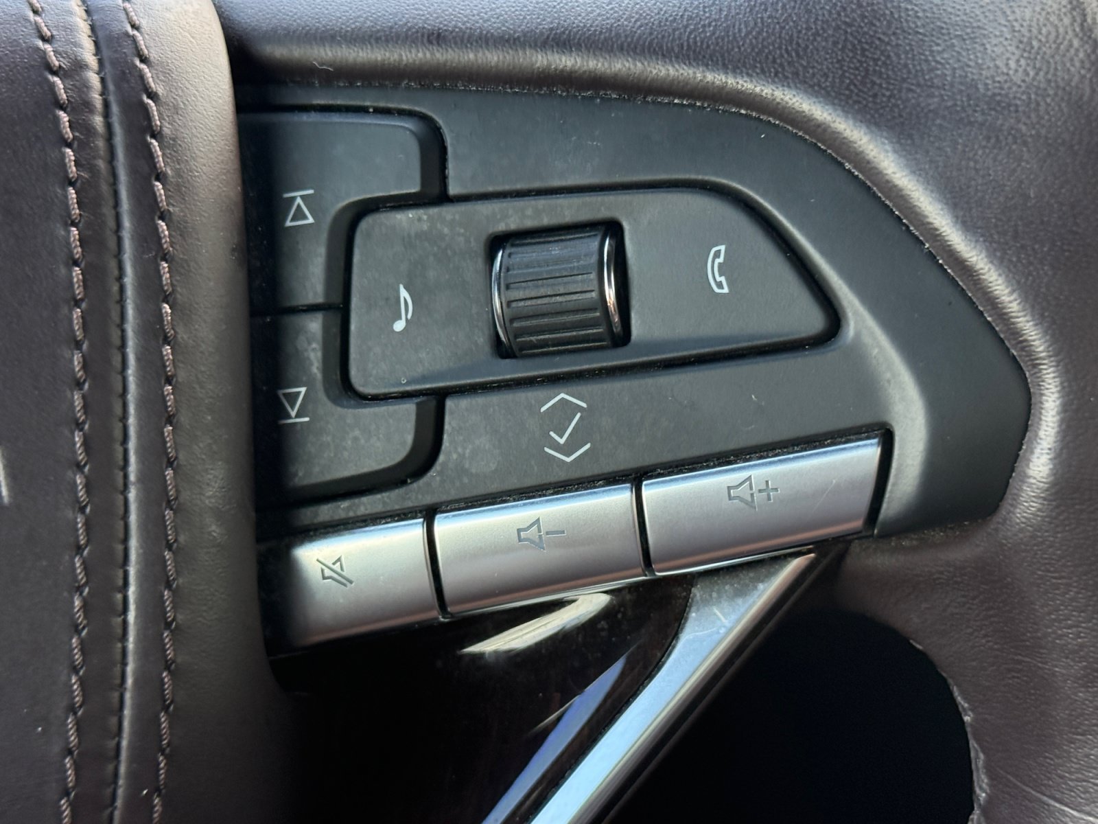 Used 2022 Wilder Metallic Cadillac Premium Luxury Platinum image 12